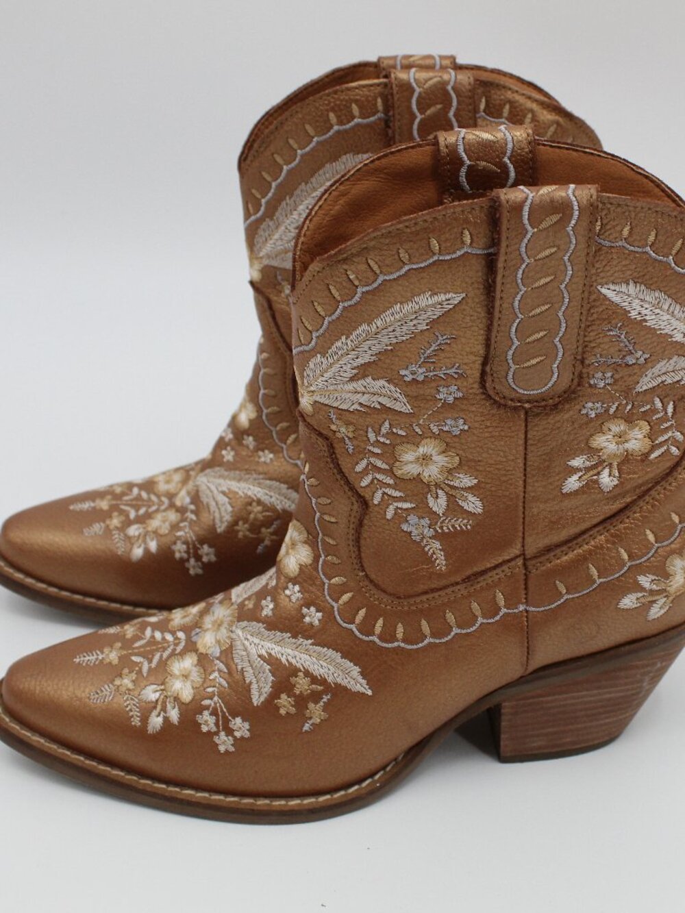 dingo Brown Embroidered Western Heeled Ankle Boots